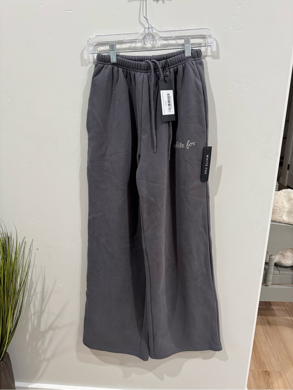 White Fox Boutique Charcoal Wide-Leg Track Pants size Xsmall brand new